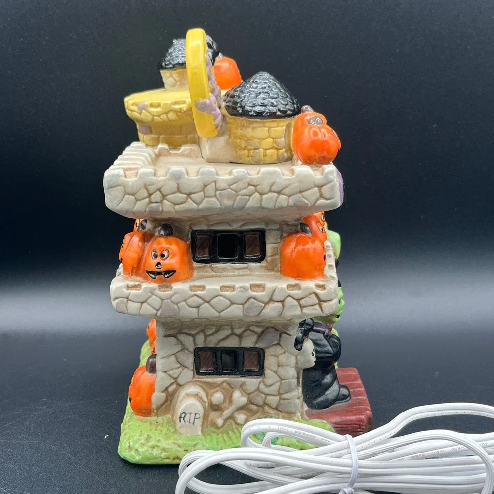 Drac's Shack Ceramic Haunted House Halloween Village Lighted Vampire New Cord